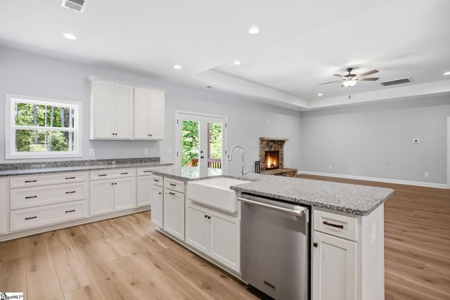912 Watercrest Road, West Union, SC 29696
