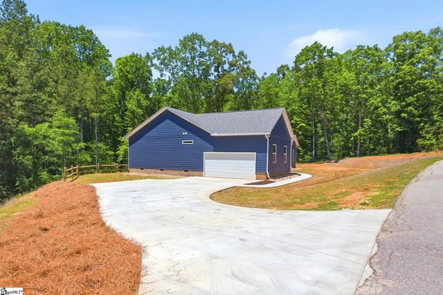 912 Watercrest Road, West Union, SC 29696