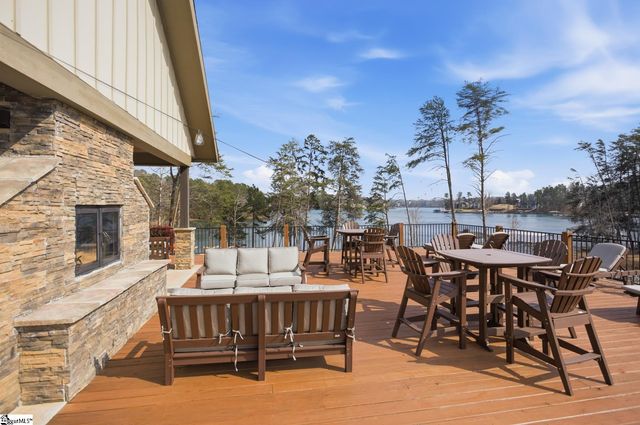 912 Watercrest Road, West Union, SC 29696
