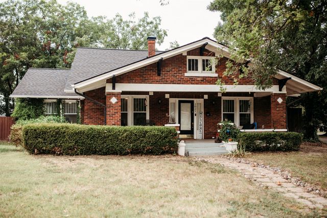 1021 Park Avenue, Bonham, TX 75418