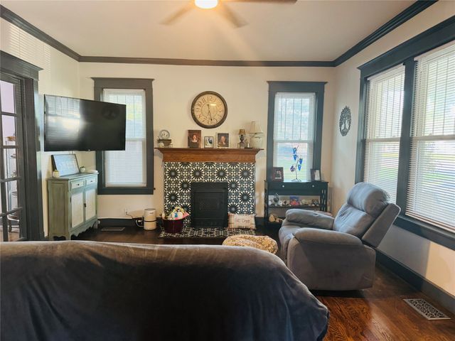 1021 Park Avenue, Bonham, TX 75418