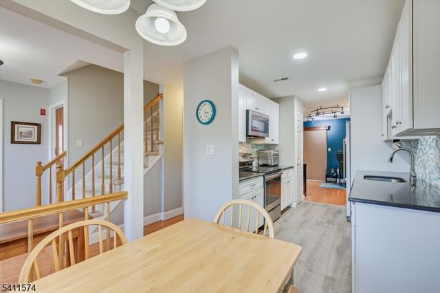 46 Carlisle Ct, Franklin Twp., NJ 08873