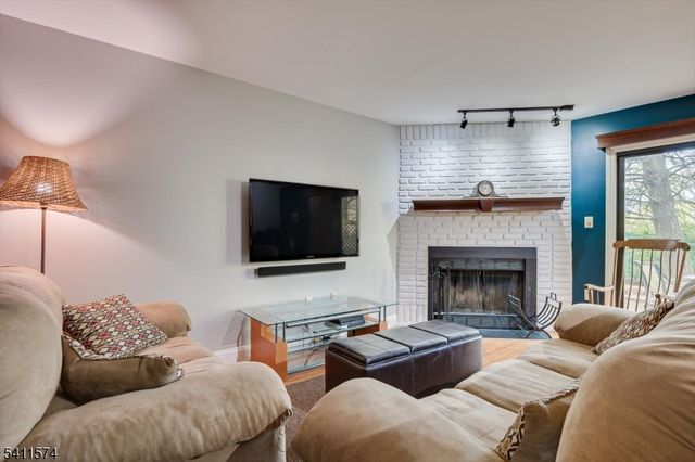 46 Carlisle Ct, Franklin Twp., NJ 08873