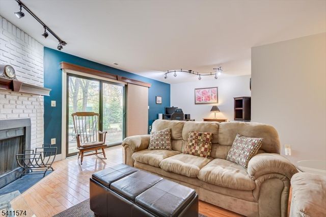 46 Carlisle Ct, Franklin Twp., NJ 08873