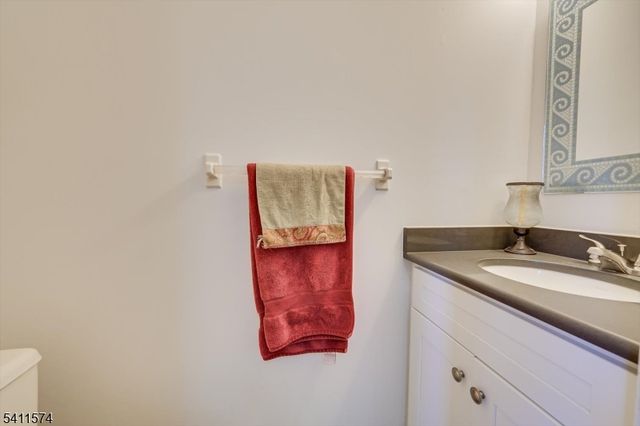 46 Carlisle Ct, Franklin Twp., NJ 08873