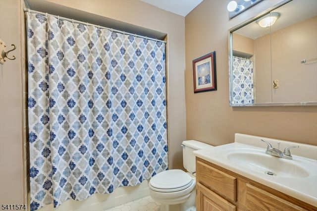 46 Carlisle Ct, Franklin Twp., NJ 08873