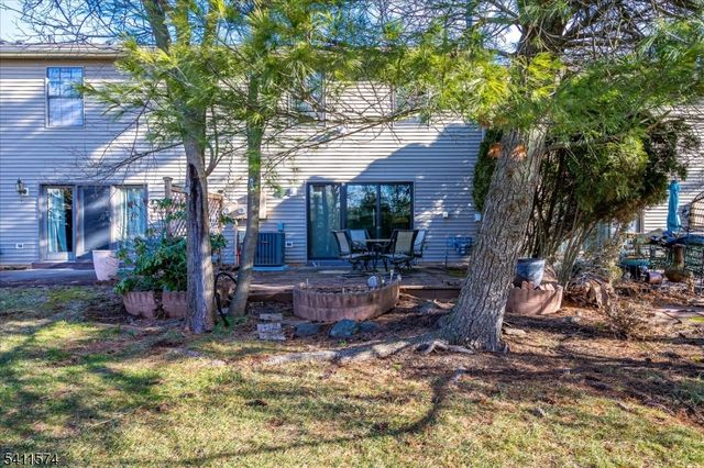 46 Carlisle Ct, Franklin Twp., NJ 08873