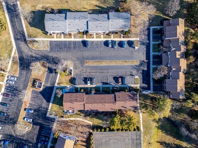 46 Carlisle Ct, Franklin Twp., NJ 08873