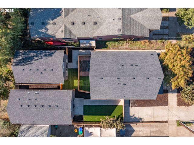 4234 Se YAMHILL St, Portland, OR 97215