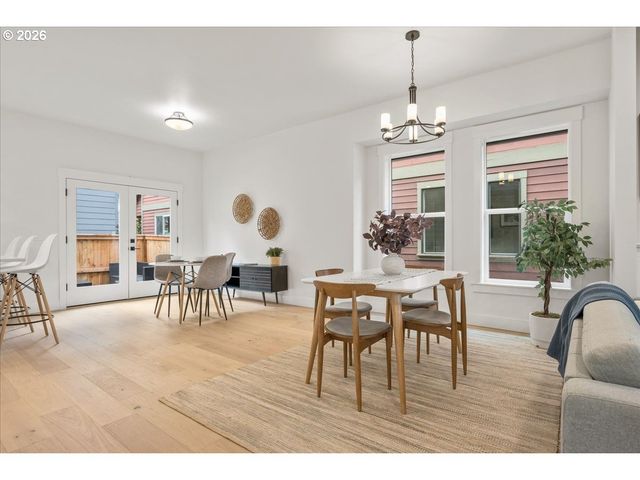 4234 Se YAMHILL St, Portland, OR 97215