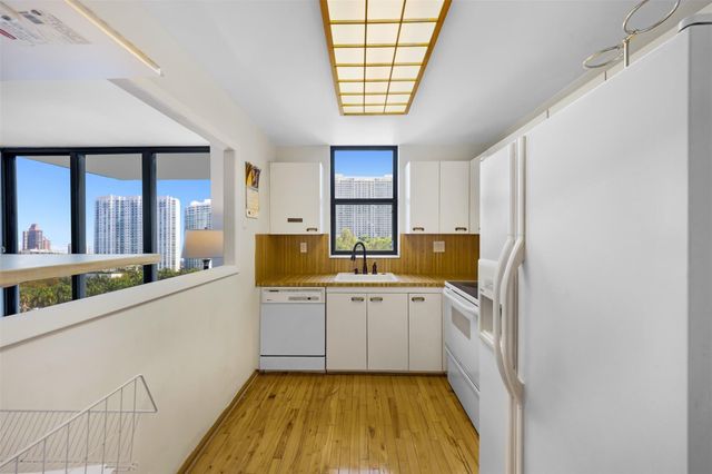 18181 NE 31st Court 804, Aventura, FL 33160