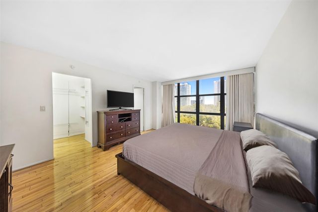 18181 NE 31st Court 804, Aventura, FL 33160