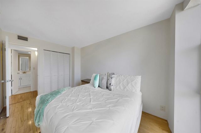 18181 NE 31st Court 804, Aventura, FL 33160