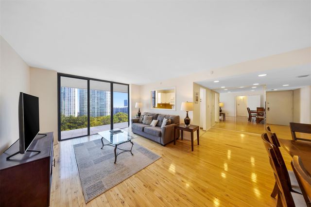 18181 NE 31st Court 804, Aventura, FL 33160