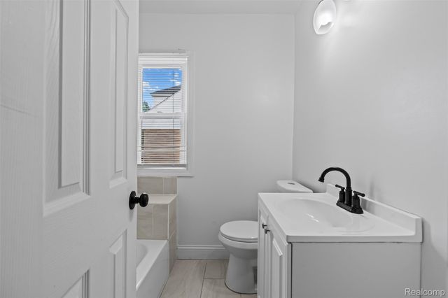 1329 Grant Avenue, Lincoln Park, MI 48146