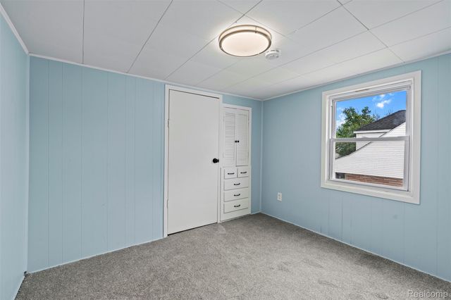 1329 Grant Avenue, Lincoln Park, MI 48146