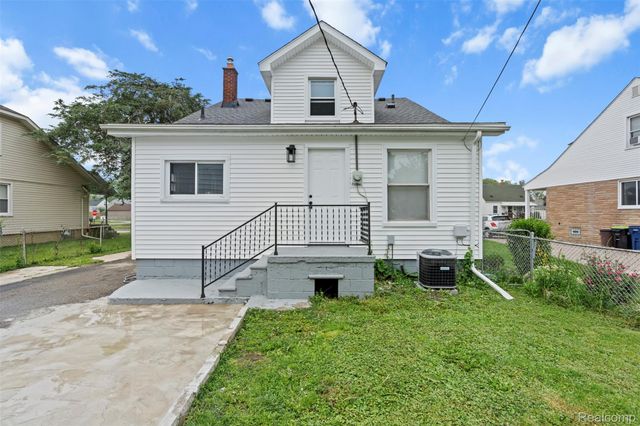 1329 Grant Avenue, Lincoln Park, MI 48146
