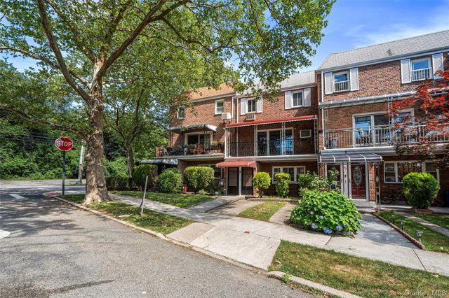 175-03 Peck Avenue 2 Floor, Fresh Meadows, NY 11365