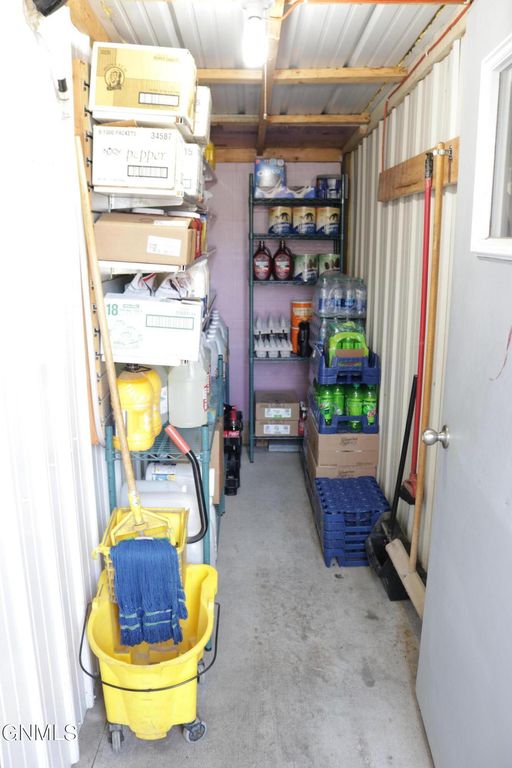 210 6th Avenue, Edgeley, ND 58433 photo 13