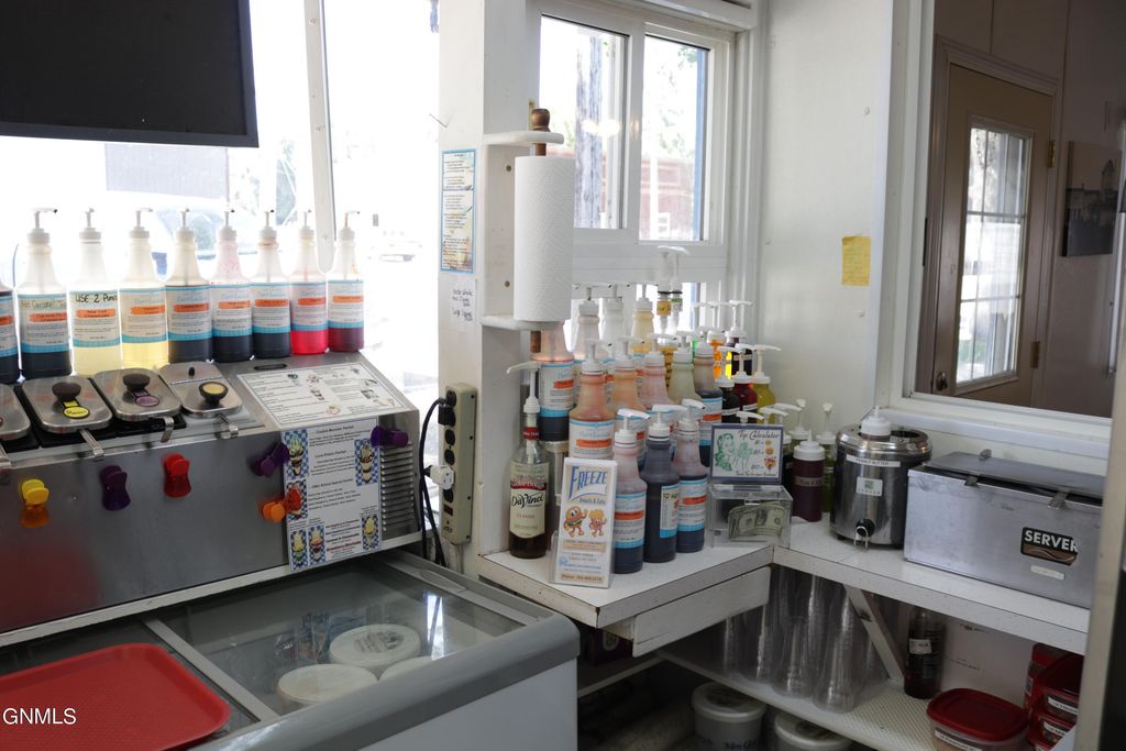 210 6th Avenue, Edgeley, ND 58433 photo 6