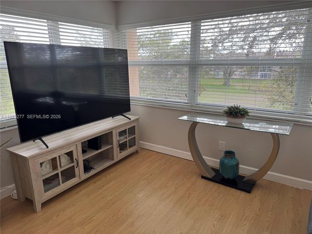 9310 Sunrise Lakes Blvd 304, Sunrise, FL 33322