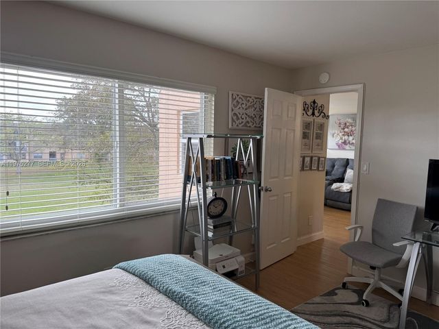 9310 Sunrise Lakes Blvd 304, Sunrise, FL 33322