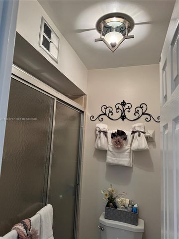 9310 Sunrise Lakes Blvd 304, Sunrise, FL 33322