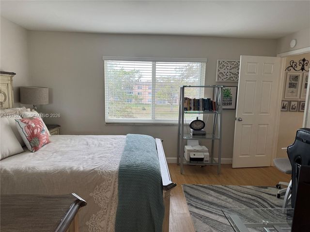 9310 Sunrise Lakes Blvd 304, Sunrise, FL 33322