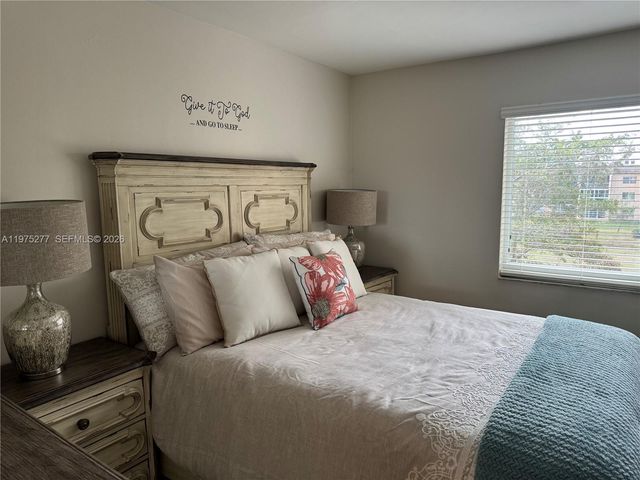 9310 Sunrise Lakes Blvd 304, Sunrise, FL 33322