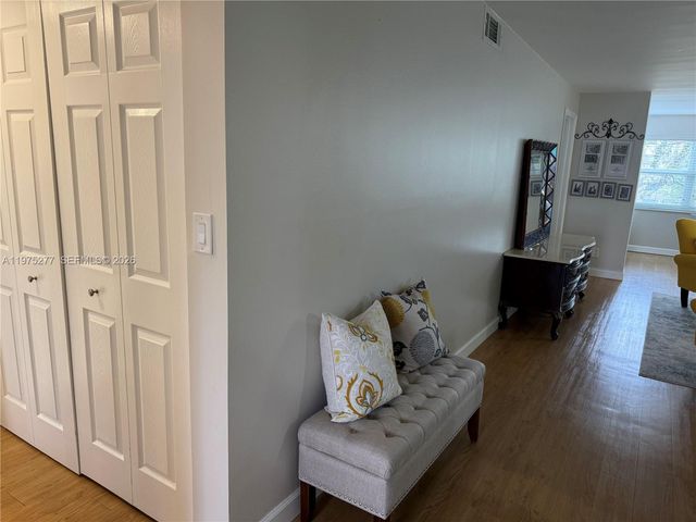 9310 Sunrise Lakes Blvd 304, Sunrise, FL 33322