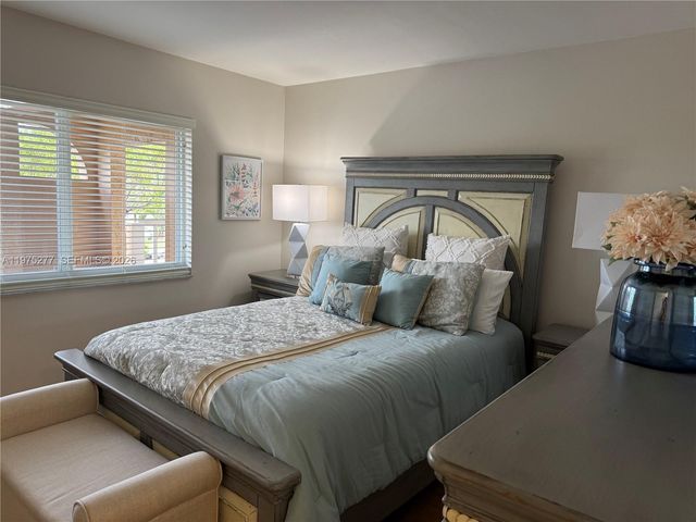 9310 Sunrise Lakes Blvd 304, Sunrise, FL 33322