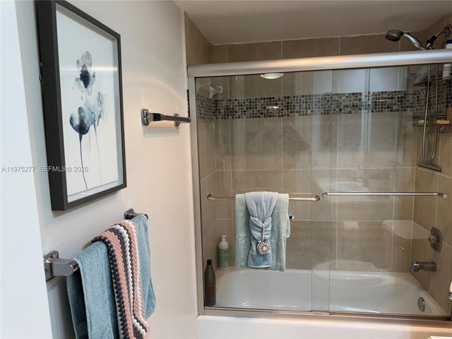 9310 Sunrise Lakes Blvd 304, Sunrise, FL 33322