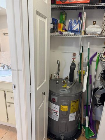 9310 Sunrise Lakes Blvd 304, Sunrise, FL 33322