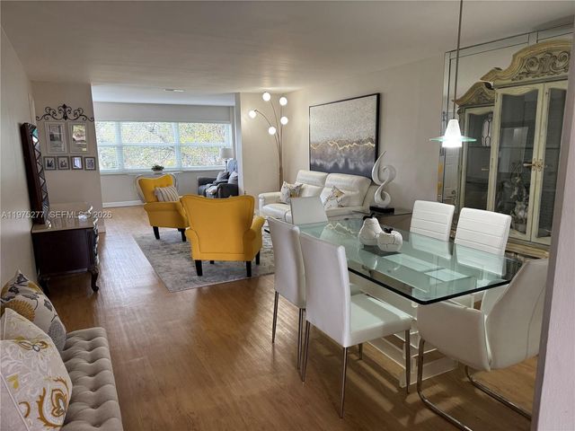 9310 Sunrise Lakes Blvd 304, Sunrise, FL 33322