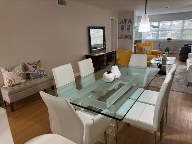 9310 Sunrise Lakes Blvd 304, Sunrise, FL 33322