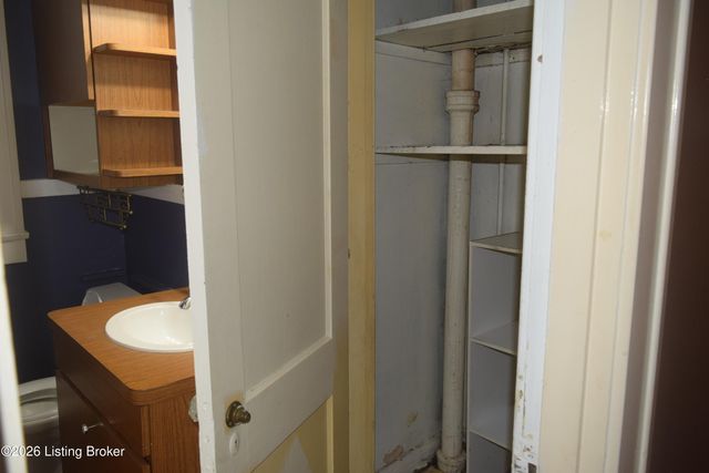 4519 S 6th St, Louisville, KY 40214