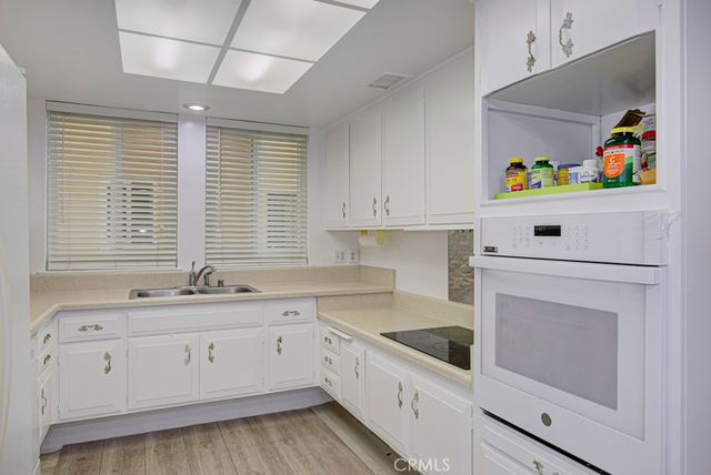 40 Calle Aragon T, Laguna Woods, CA 92637