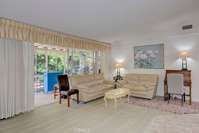 40 Calle Aragon T, Laguna Woods, CA 92637