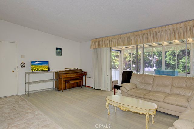 40 Calle Aragon T, Laguna Woods, CA 92637
