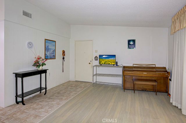 40 Calle Aragon T, Laguna Woods, CA 92637