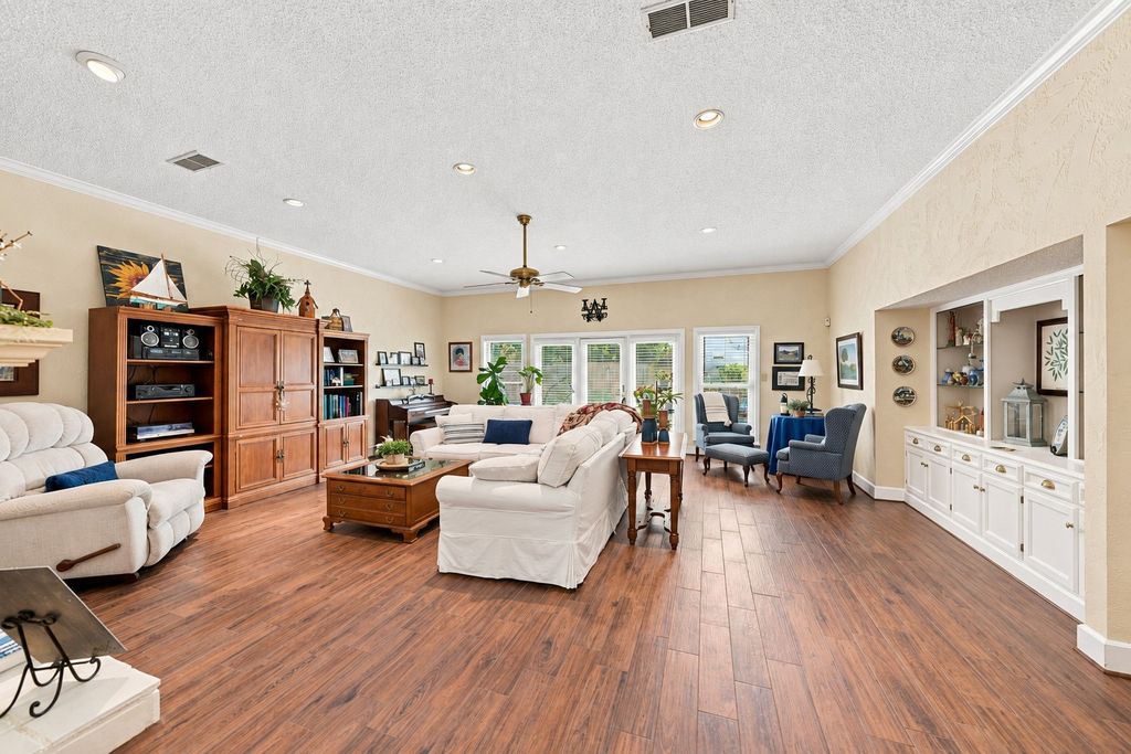1834 Rhinevalley Drive, Arlington, TX 76012 — photo 4