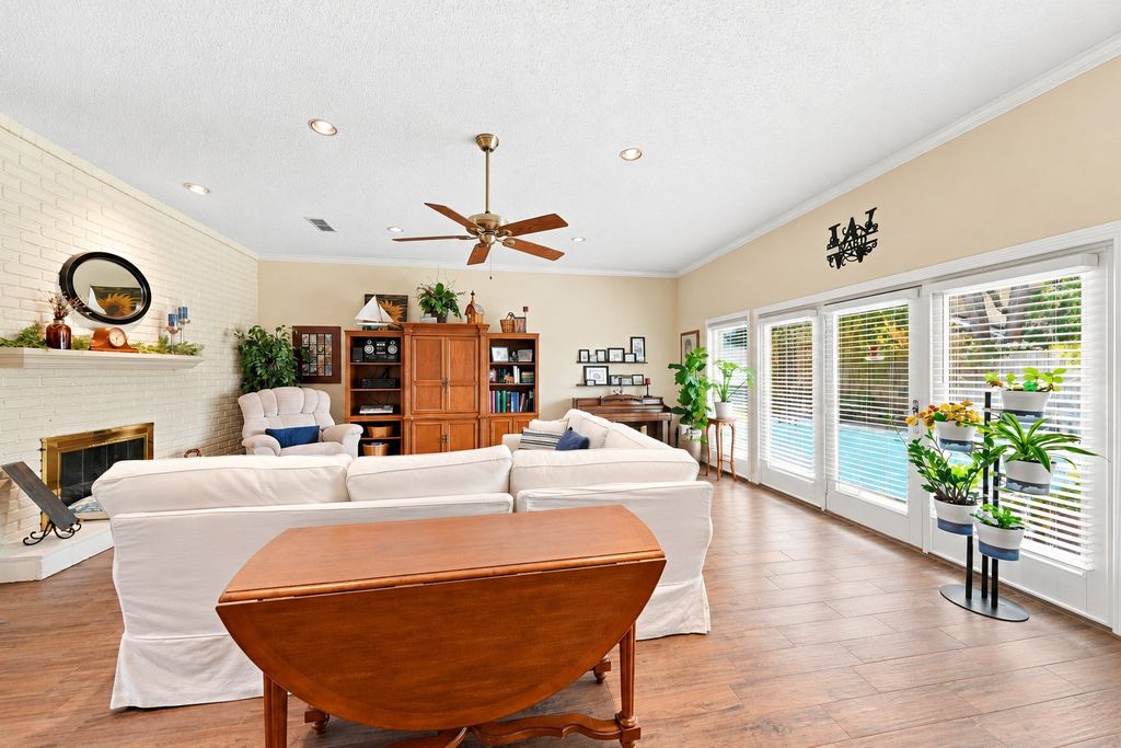 1834 Rhinevalley Drive, Arlington, TX 76012 — photo 5