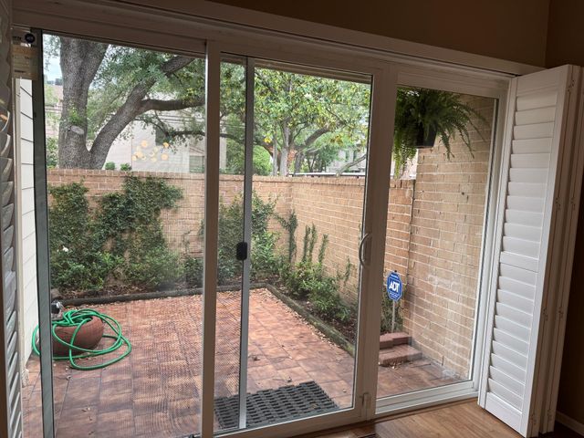 1970 Augusta Drive, Houston, TX 77057