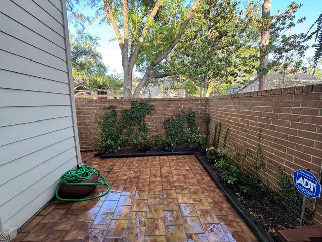 1970 Augusta Drive, Houston, TX 77057