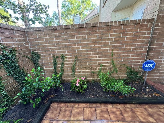 1970 Augusta Drive, Houston, TX 77057