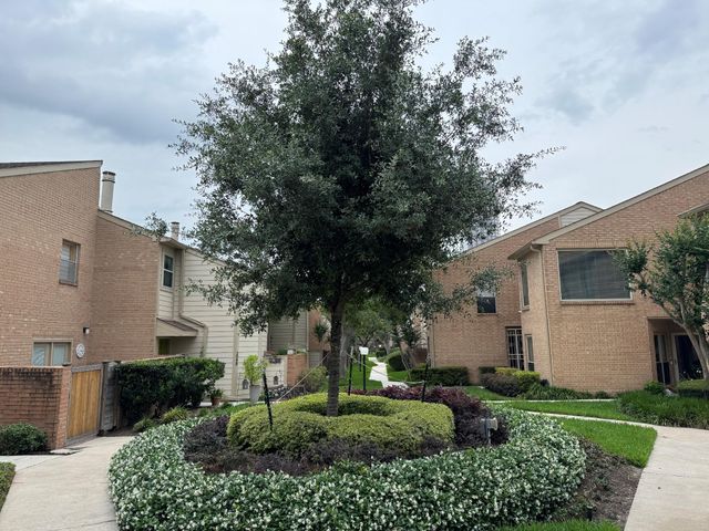 1970 Augusta Drive, Houston, TX 77057