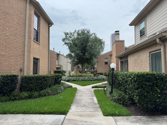 1970 Augusta Drive, Houston, TX 77057