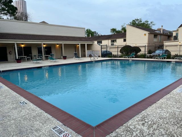 1970 Augusta Drive, Houston, TX 77057