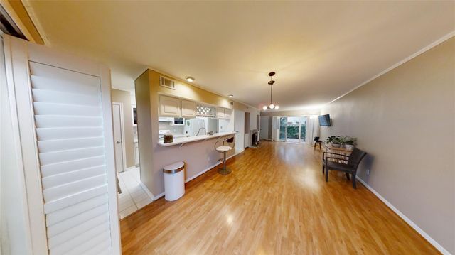 1970 Augusta Drive, Houston, TX 77057