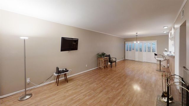 1970 Augusta Drive, Houston, TX 77057